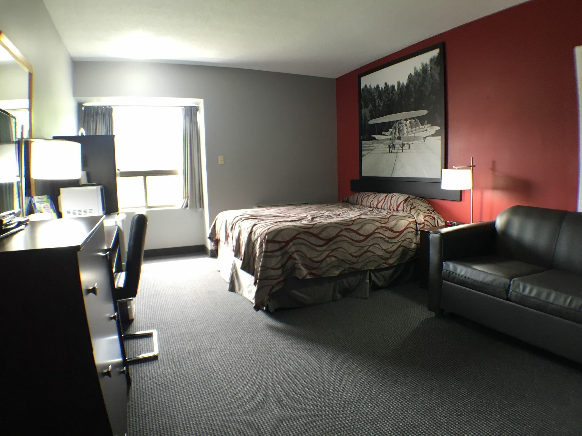 Отель Super 8 Mount Hope/Hamilton International Airport Экстерьер фото