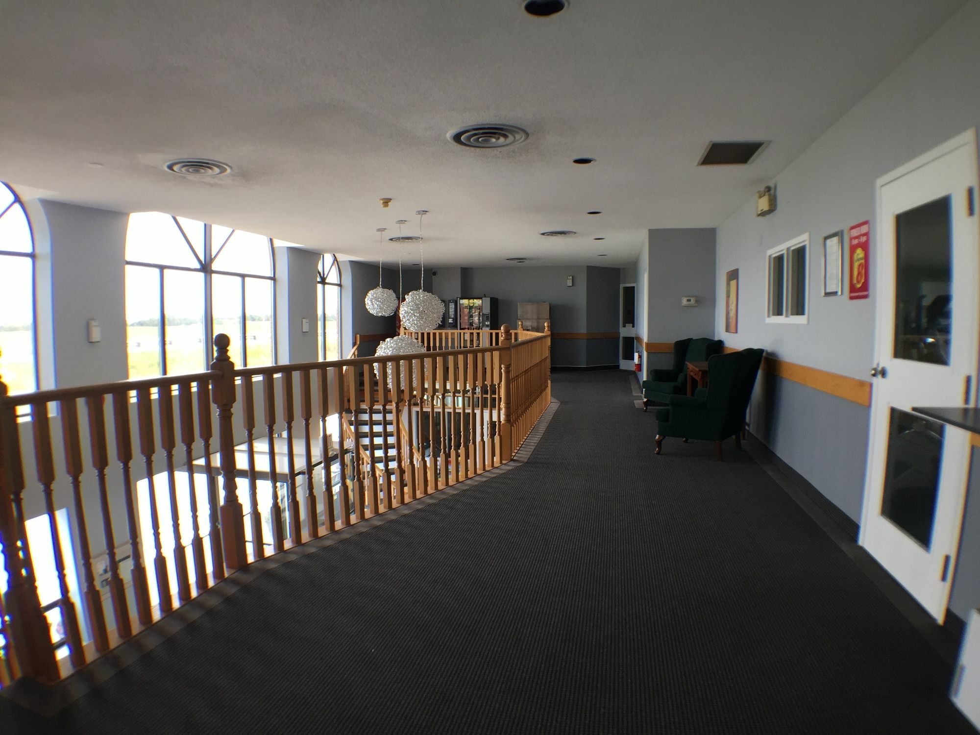 Отель Super 8 Mount Hope/Hamilton International Airport Экстерьер фото